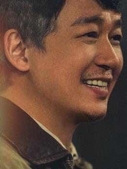 何遠航（潘粵明飾演）