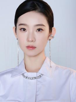 徐恩熙（金多美飾演）