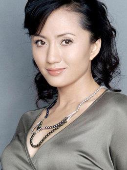 齊芳梅（史蘭芽飾演）