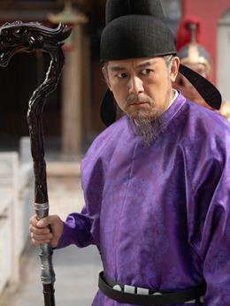 徐亭（呂行飾演）