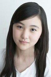 山口麻友