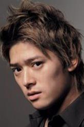 高岡奏輔