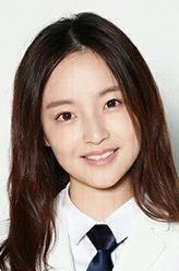 石依依