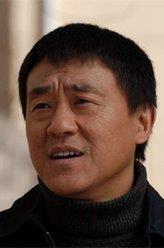 Mysterious informant Gabriel Cross（Gabriel Cross飾演）