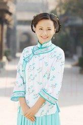 金允兒（申世景飾演）