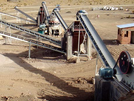 甘肅時產(chǎn)300噸的石子生產(chǎn)線工作現(xiàn)場